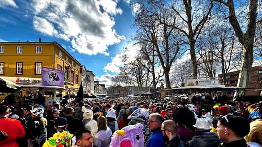 Der Käfig ist bei den Fastnachtern aus nah und fern längst Kult, hier steigt an Altweiber die größte Party der Region.