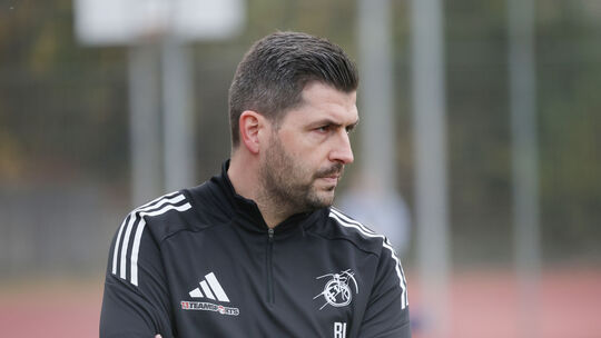 Mit vielem, was Coach Benedikt Lauer beim Spiel seines FV Rübenach gegen die A-Jugend von Rot-Weiss Koblenz gesehen hatte, war e