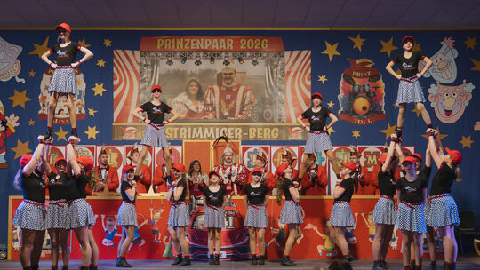 Die Jugend-Schautanzgruppe "Los ma springe" überzeugte mit ihrem Können auf der Kappensitzung in der Strimmiger-Berg-Halle.