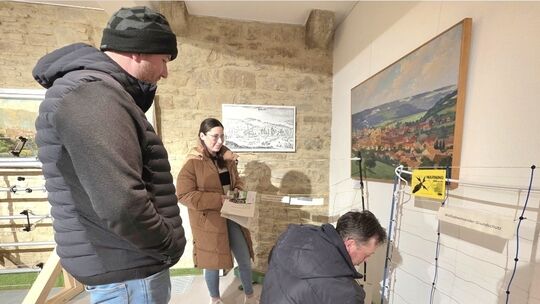 Die Besucher haben die Gelegenheit sich verschiedene Zaunsysteme anzuschauen