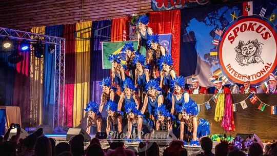 Die Showtanzgruppe Treiser Siebengebirge liefert zu einem heißen Sambarhythmus einen klasse Tanz.