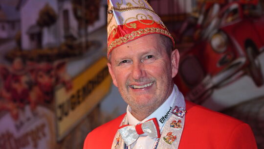 Bernd Nick engagiert sich seit vielen Jahren für den Karneval in Beltheim. Hier ist er auf der diesjährigen Kappensitzung zu seh