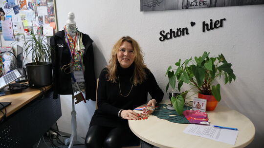 Susanne Thiele ist vor sechs Jahren nach Neuwied gezogen und hat sich Hals über Kopf in das Karnevalsgeschäft gestürzt.