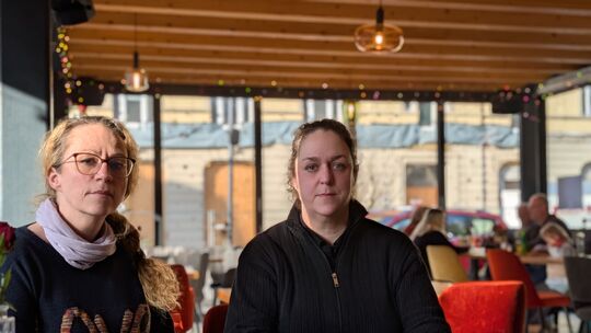 Die Schwestern Andrea Babic (links) und Stefanie Nelles vom Haus Caspari. Sie fühlen sich von der ISB in die Irre geführt.