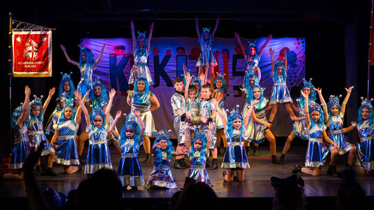 Die Showtanzgruppe der GKKG stürmte unter dem Motto „Die Kids- und Junioren der Gruuße starten die Raketen – Die Reise ins All b