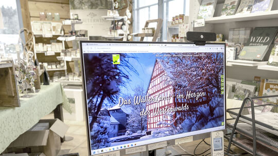 Die Touristinformation am Wiesensee ist Anlaufstelle für viele Interessenten. Gearbeitet wird mit einem modernen Buchungssystem.