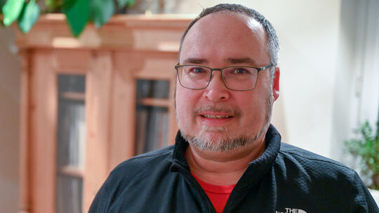 Lutz Schendel tritt für Bündnis 90/ Die Grünen als Direktkandidat im Wahlkreis 23 zur Landtagswahl an. Zum Ausgleich legt er ger