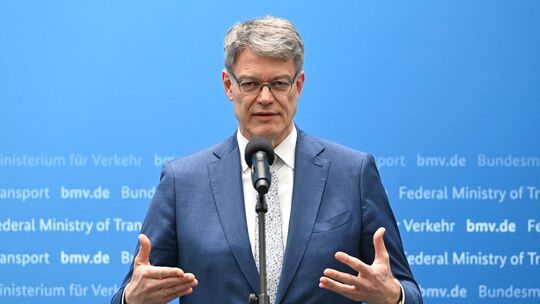 Bundesverkehrsminister zu bezahlbarem Führerschein