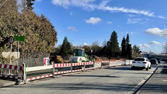 Die Einmündung Hauptstraße/Reinhard-Wirtgen-Straße in Windhagen ist für mehrere Wochen vollständig gesperrt.