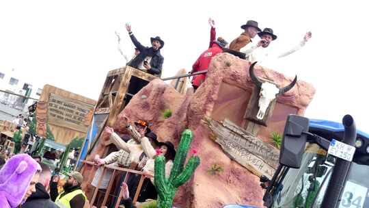 In den Wilden Westen zogen 2025 die Hüttenkracher aus Sommerloch die Besucher mit.