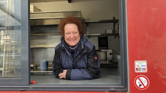 Petra Piedade aus Burgen übernimmt mit ihrem Mann Antonio den Kultimbiss in Pommern. Im März soll eröffnet werden.