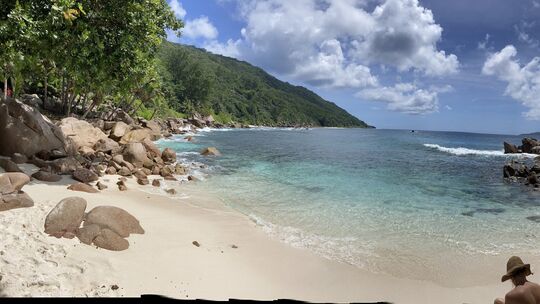 DIe "Bar am Ende der Welt". Zu finden auf der Insel La Digue im indischen Ozean.