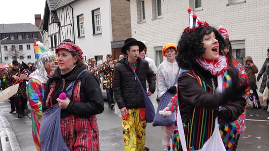 Die Burggeister kamen eher als Clowns daher.