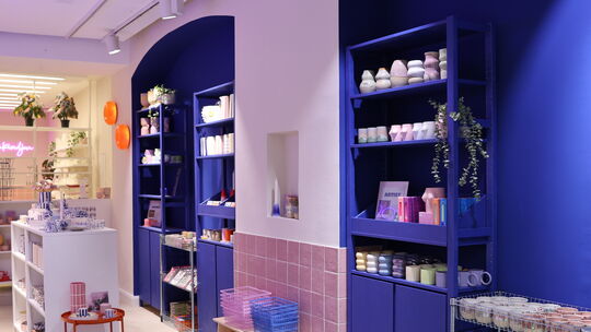 Knallige bunte Farben, das ist die Handschrift von Jennifer Kluge.