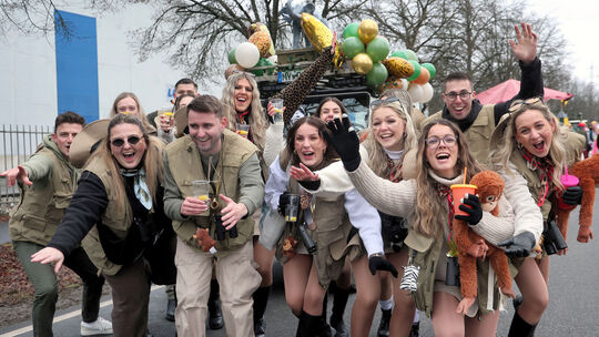 Oberhonnefeld Zug: Stimmungsvolle Großwildjäger