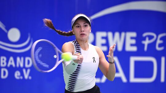 Zehn deutsche Spielerinnen streben einen Platz im Aufgebot des Deutschen Tennis Bundes (DTB) an, darunter Julia Stusek, die sich