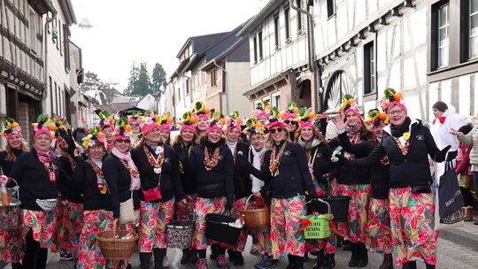 Ringen: Die Ringener Möhne kamen kunterbunt daher.