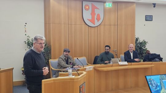 Horst Müller (von links), Vorsitzender des Inklusionsbeirat für Menschen mit Behinderung, informierte im Beirat für Migration un