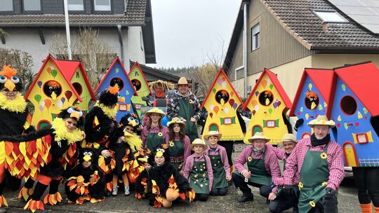 Im närrischen Garten von Waldorf grünt und blüht es zu Rosenmontag.