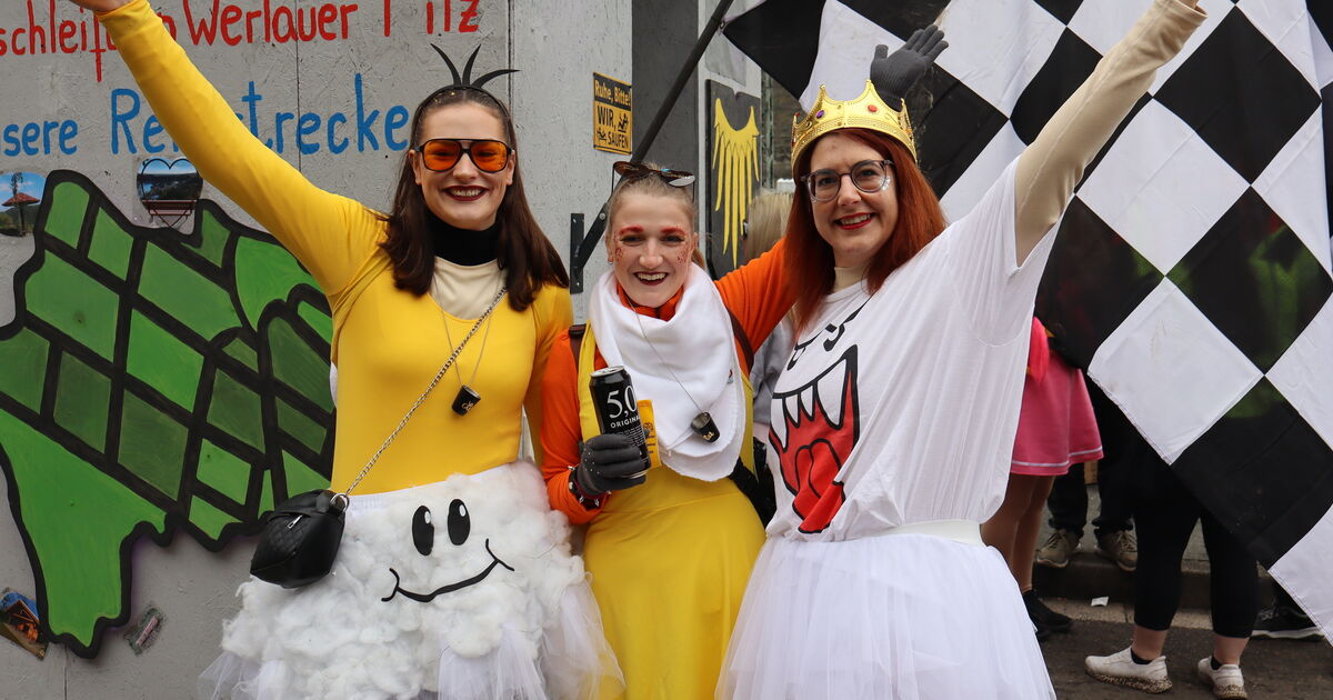 Karneval am Mittelrhein: Rosenmontagszug ist nrrischer Hhepunkt in  Oberwesel - Rhein-Hunsrck-Zeitung - Rhein-Zeitung