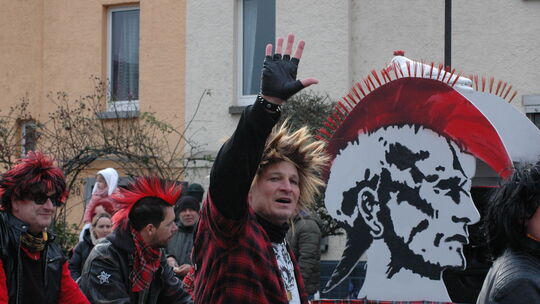 Selbst die Punker benehmen sich ordentlich.