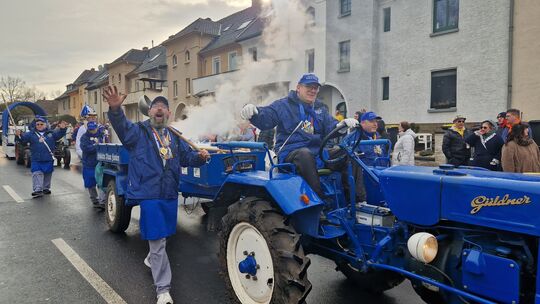 Was da vor sich hin kocht beim großen Andernacher Rosenmontagsumzug, bleibt sein Geheimnis. Was da vor sich hin kocht beim großen Andernacher Rosenmontagsumzug, bleibt sein Geheimnis.