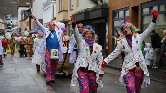 Ausgelassen ist die Stimmung in Bendorf beim Rosenmontagsumzug.