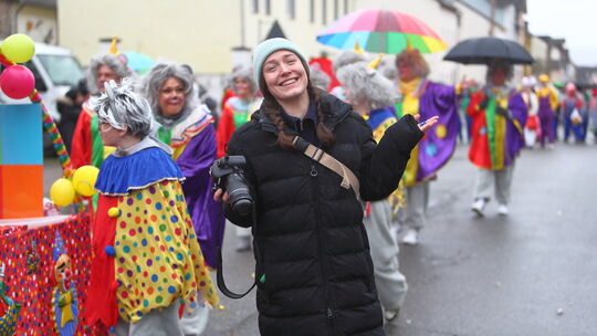 Eigentlich ist Karneval wirklich nicht ihr Ding: Unsere Reporterin Eva Hornauer berichtet vom närrischen Treiben, hier beim Rose