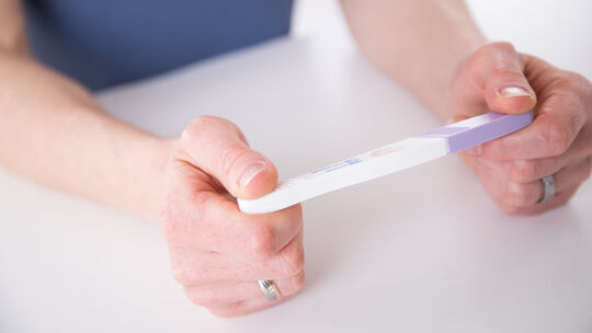 Bei einer unerwünschten Schwangerschaft können Beratungsstellen Unterstützung bieten. Eine Praxis zu finden, in der die Schwange