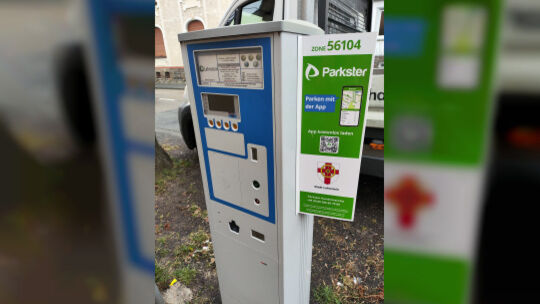 Ob digital oder klassisch mit ausgedrucktem Zettel: In Lahnstein müssen Parkende vielerorts ein Ticket ziehen. Doch ist dies auc