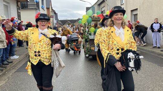 Wer sagt denn, dass Hobby Horsing nur etwas für Kinder sein darf.