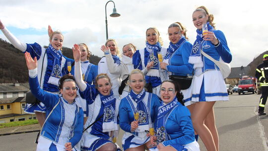 In bester Feierstimmung: die Prinzengarde beim Umzug in St. Aldegund.
