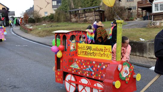 Eine Lok stiftete das Motto für den Umzug.