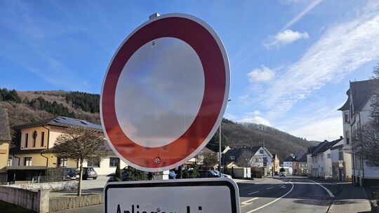 Ab Donnerstag ist die Tiefensteiner Straße aufgrund der Bauarbeiten wieder gesperrt. Das führt auch zu Änderungen beim Busfahrpl