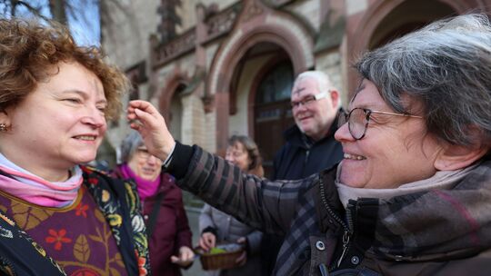 Rechts im Bild ist Ursula Pyra, dabei sind Chrtistian Scheinost und Petra Frey.