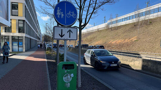 Separate Fuß- und Radwege für den Alltagsverkehr gibt es im Westerwald nur selten. Die Bahnallee in Montabaur ist eine solche Au