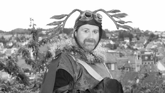 Als Sumsemann in "Peterchens Mondfahrt" begeisterte Thorsten Hamer nicht nur kleine Besucher der Burgfestspiele