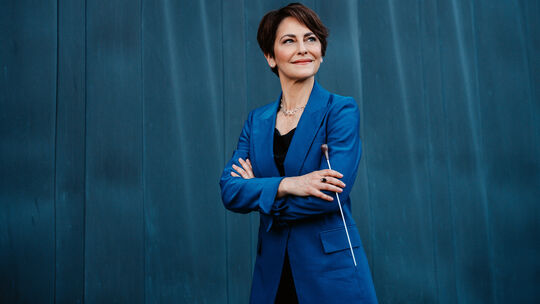 Gastdirigentin Laura Jackson ist seit 2009 Music Director an der Spitze des Reno Philharmonic Orchestra in Nevada.