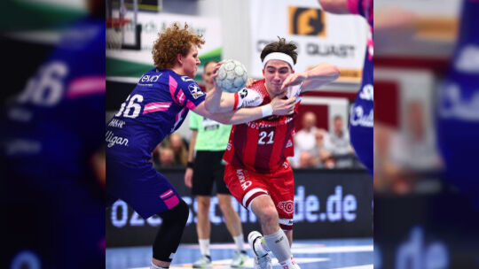 Neuzugang Sören Servos (am Ball) fügte sich seht gut ein, setzte Akzente und übernahm in einer engen Schlussphase gegen den TSV