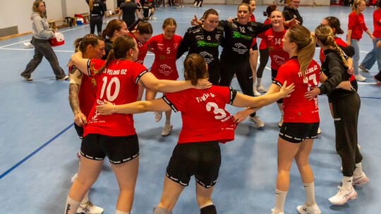 Die Handballerinnen des TV Welling sind in einer Erfolgsspur und feiern einen Sieg nach dem anderen.