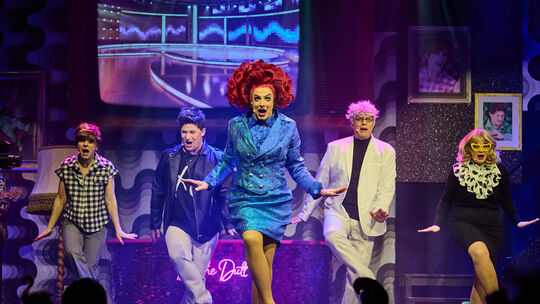 Rosa Bütt 2026 - Streamen war gestern - Szenefoto der Premierenshow am 22.01.2026 im Café Hahn, Koblenz
Foto © Klaus Manns, Klau