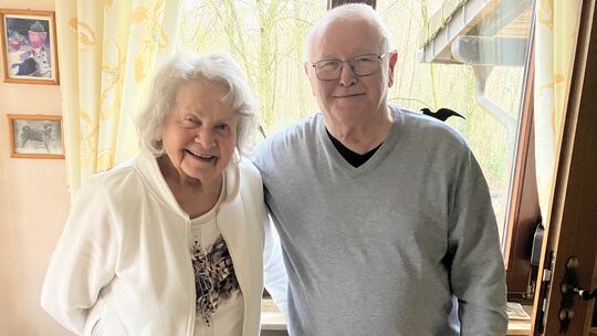 Stehen fast ein Leben lang Seite an Seite: Marga und Dietmar Gerharz. Stehen fast ein Leben lang Seite an Seite: Marga und Dietmar Gerharz.