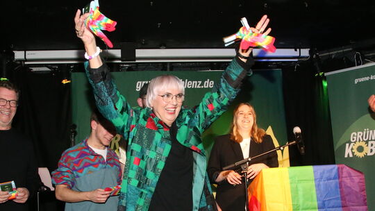 Gute Laune beim politischen Aschermittwoch der Koblenzer Grünen, bei dem Claudia Roth, ehemalige Bundesvorsitzende, Hauptredneri