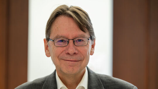 Der Trierer Politikwissenschaftler Uwe Jun sieht trotz des CDU-Vorsprungs in den Umfragen immer noch gute Chancen für SPD-Minist