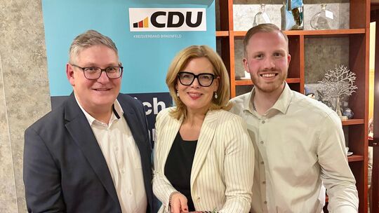 Die Protagonisten und der Hering: Die CDU-Kandidaten am 22. März, Stephan Dreher (links) und Frederik Grüneberg, werden in diese