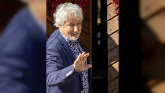 Nach vier erfolgreichen Jahrzehnten auf der Bühne kann man guten Gewissens „Arrivederci“ sagen. Konrad Beikircher macht im Dezem