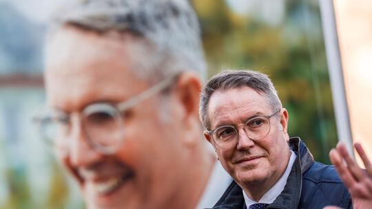 Alexander Schweitzer tritt als SPD-Spitzenkandidat und Ministerpräsident nach seinem Amtsantritt im Sommer 2024 zum ersten Mal a