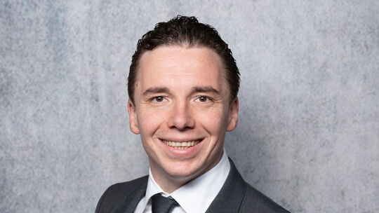 Lino Schmidt tritt im Wahlkreis 8 (Koblenz/Lahnsterin) für die Partei AfD an.