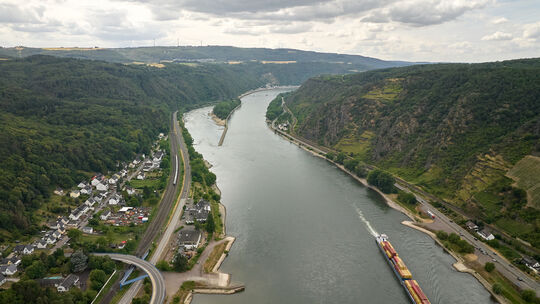 An dieser Stelle ist der Bau der Mittelrheinbrücke geplant.