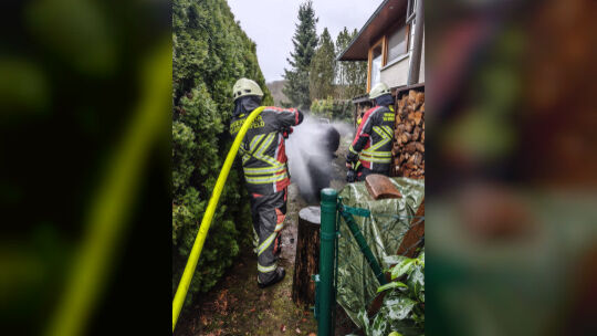 Brennender Gasgrill Rötsweiler